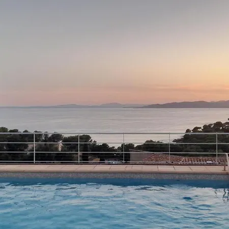 Charmante Petite Maison Vue Panoramique Et Proximite Chalet Saint-Raphael (Var)